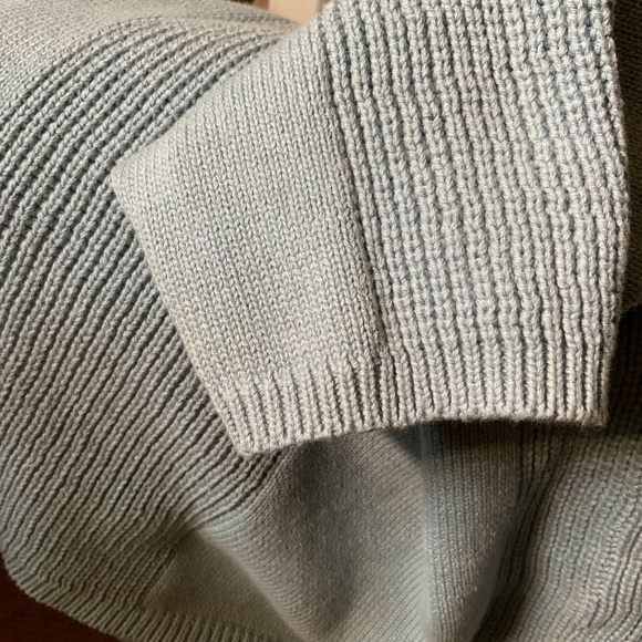 Liz Claiborne 100% Cotton V-Neck Sweater - Picture 4 of 5